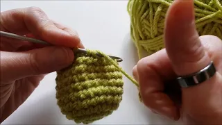 How to Crochet an Invisible Decrease for Amigurumi Left-Handed Version