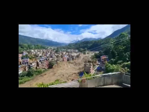 🌊 FLASH FLOOD 😱 | अचानक आई बाढ़ का खौफनाक मंजर | Flood Alert #shorts