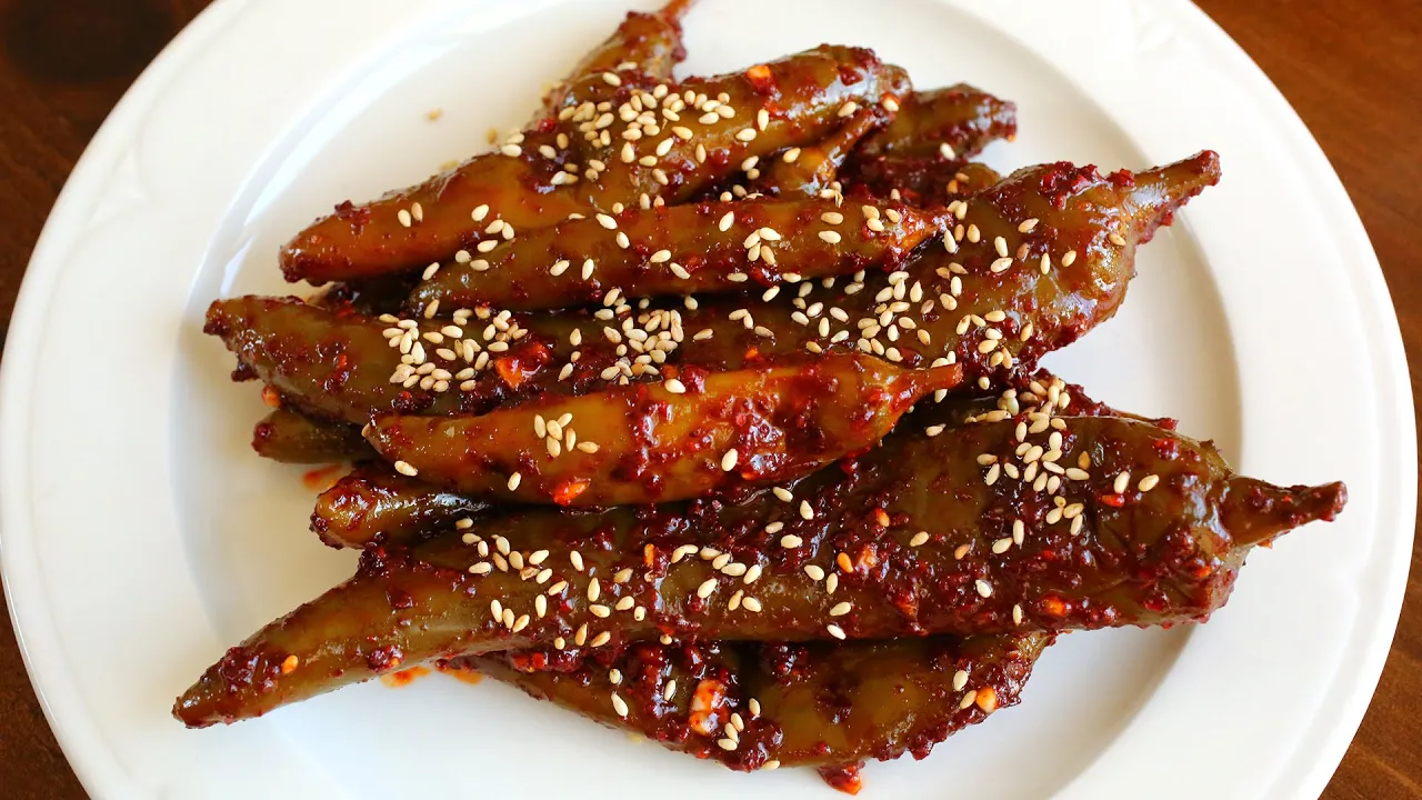 Korean Style Green Chili Pepper Pickles (Gochu-jangajji: )