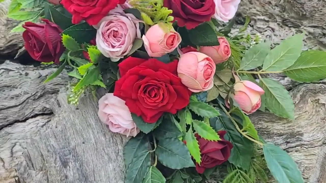 Alexis, Medium Ceremony Arbor Florals - Set Options