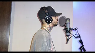 malcriado en el estudio grabando sueños