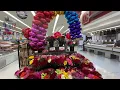 Dozen Roses In Hyvee USA