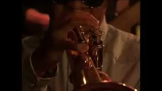 zoe modiga performs on expresso