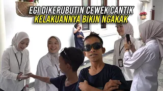 egi dikerubutin cewek cantik kelakuannya bikin ngakak