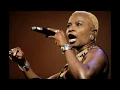 Download Lagu Angelique Kidjo - Agolo (Acoustic 2 Meter Sessie)