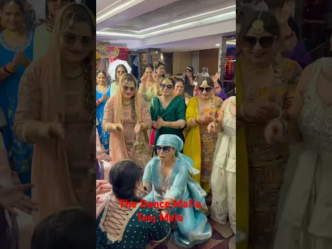 Kar Babiyan nal collab #teejspecial #funnyshorts #tamasha #fundance #thedancemafia