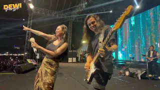 DEWI PERSSIK BORONG ES TEH, DAN DONASI TERKUMPUL 1,6 MILYAR