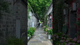 تركتني الحلوة وحبت الي يسفط كراسي الا خرس 