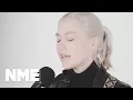 Lagu Phoebe Bridgers - 'Funeral' | Basement Sessions