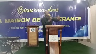PASTEUR ACACIA YEYE - SOUS L'ABRI DU TRES HAUT A L'ESPERANCE DE LA GLOIRE (MONTAGNE DE PRIERE)
