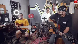 jatuh bangun meggy z 3pemuda berbahaya cover
