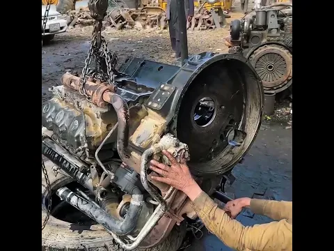 Pure Skill: Restoring a Massive Mercedes Truck Engine Using ONLY Basic Tools