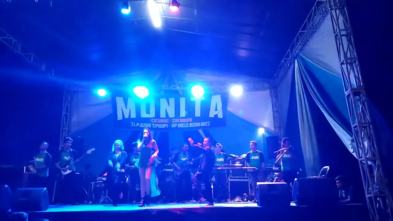 MONITA CICURUG RENI AGUSTIN MATA HATI