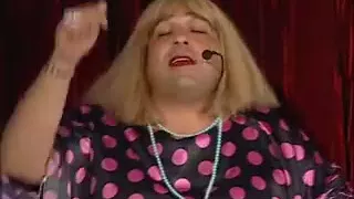                                 اضحك مع فاديا الشراقة دندنها