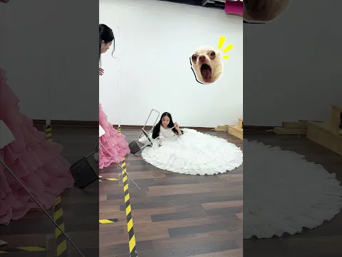 A striking posing scene with a gigantic, dramatic skirt train #bybacademy #daotaonguoimau #5g