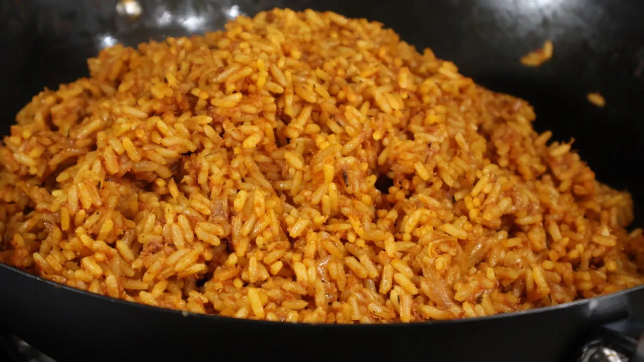 Corned Beef Jollof Rice in Less Than an Hour   Wangyuanji Carbon Steel Pan With Lid Review
