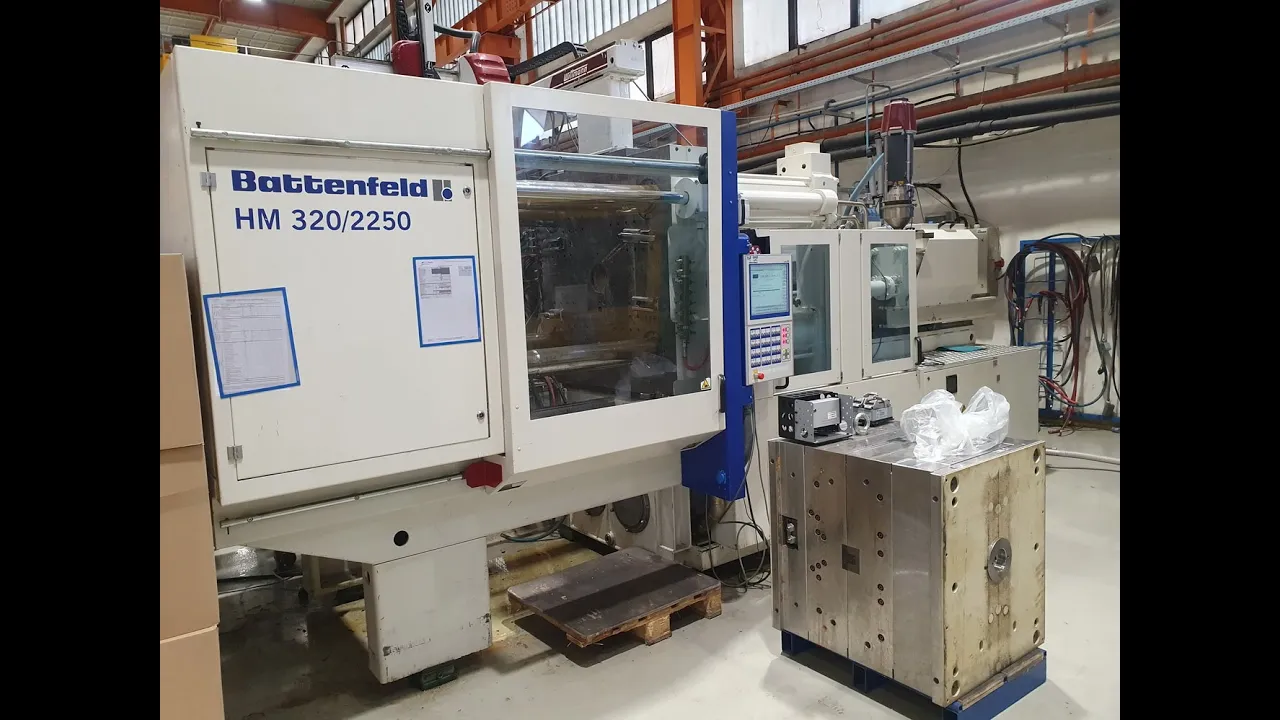 Battenfeld HM 320 2250 plastic injection molding machine in production