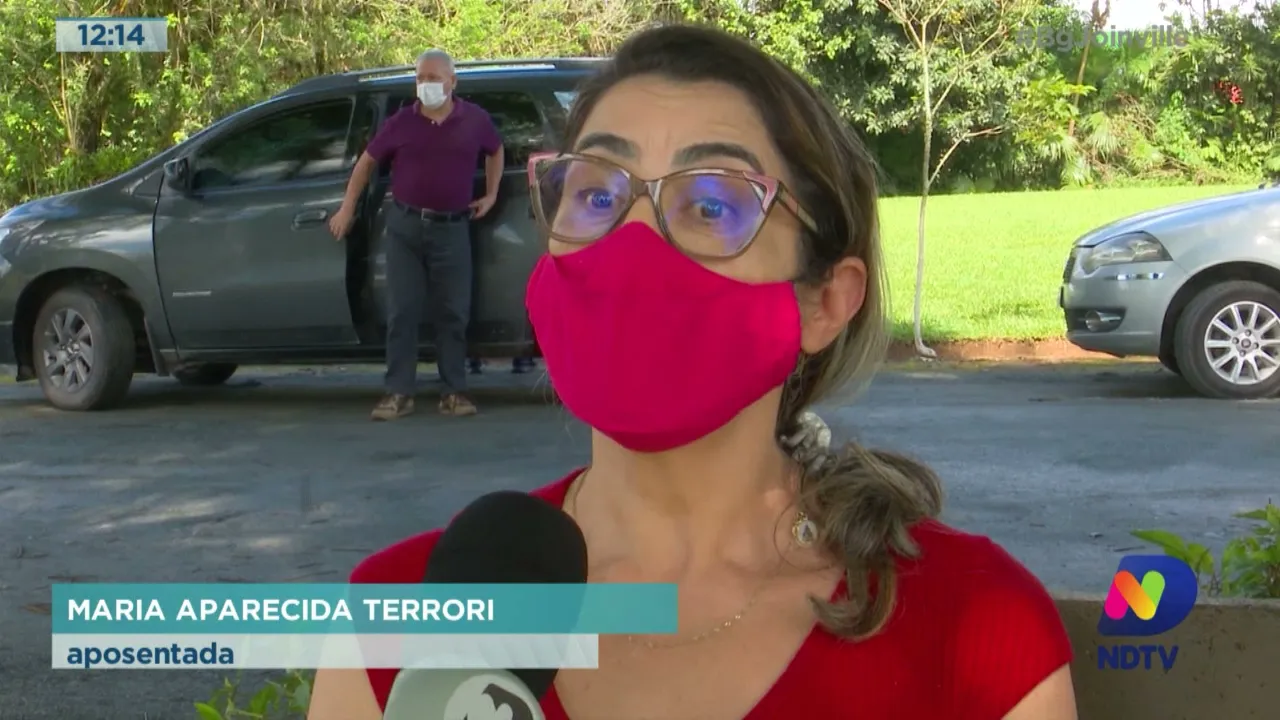 Movimento é intenso nos cemitérios de Joinville no dia de Finados