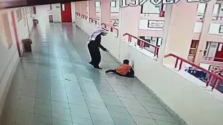 وكيل ابتدائية الفارابي في تبوك ينقذ احد الطلاب 