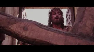 La Passion du Christ - extrait Jésus embrasse la croix - Disponible en DVD et VOD chez SAJE