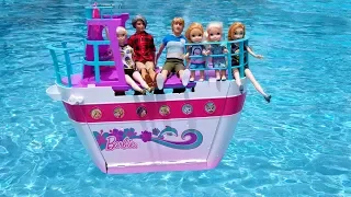 Cruise ship ! Elsa and Anna toddlers on the boat - Barbie is captain - vacation - pool - water fun