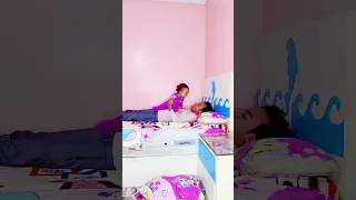 صدمت الأب لما يحب ينام 