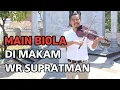 TABUR BUNGA DI MAKAM WR SUPRATMAN