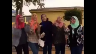Dubsmash Egypt شلة بنات تغنى اغنية هنيدى ابويا عاوز يتجوزنى 