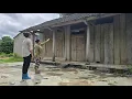 Download Lagu A homeless girl was saved by a kind woman who gave her a house.