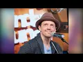 Jason Mraz admits he struggled with being bisexual for years