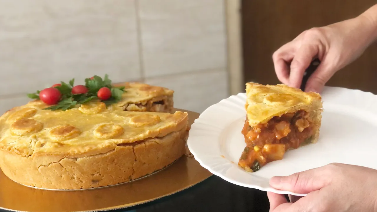 Nesse vídeo te ensino a fazer a Melhor Receita de Empadão de Palmito que você vai ver! Uma massa sup. 