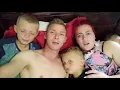 Alex roe Family sing together