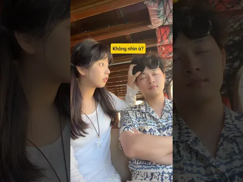 Sự thật đằng sau chiếc kính đen của bạn trai