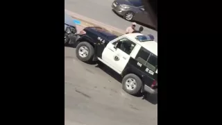 متداول الدوريات الأمنية تقتاد عسكري بالقوة الجبرية 