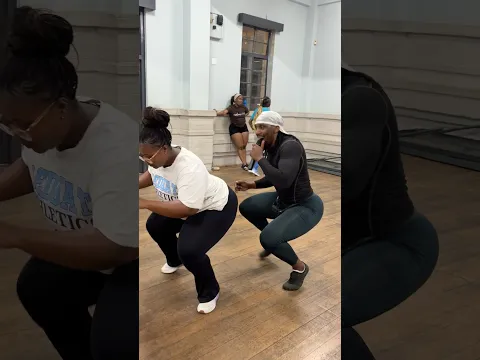 Lekompo Dance Workout for strong legs