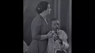 سيد سالم يبهر ام كلثوم بطريقة عزف الناي 