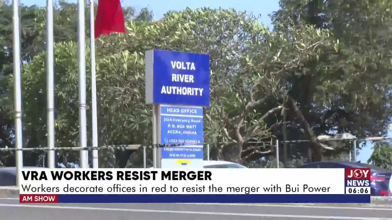 VRA Workers Resist Merger:Workers decorate offices in red to resist the merger with Bui Pow.|Am News