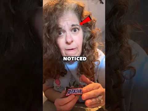 This Candy Looked Normalβ¦ Until She Cut It Open π³π¬