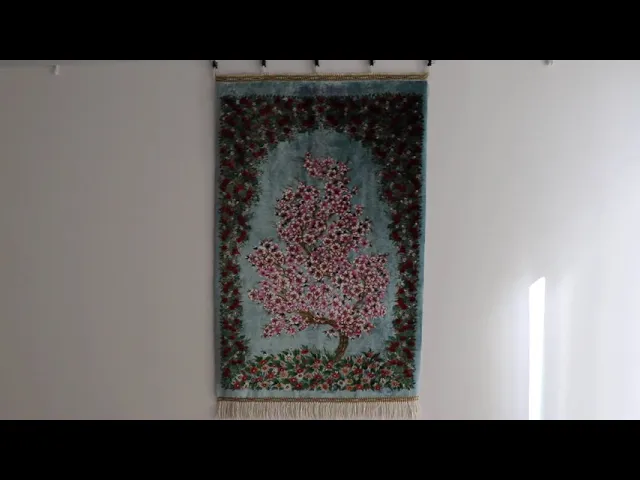 メヘプル工房 生命の樹（桜の樹）スカイブルー×花のボーダー 60×90cm (ID8030)