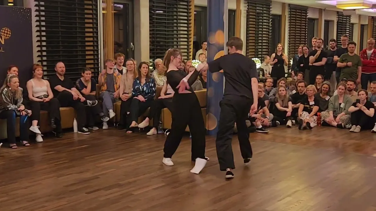 "Blacklight" Tobias Gerwald & Lea Hörner - Advanced J&J Finals