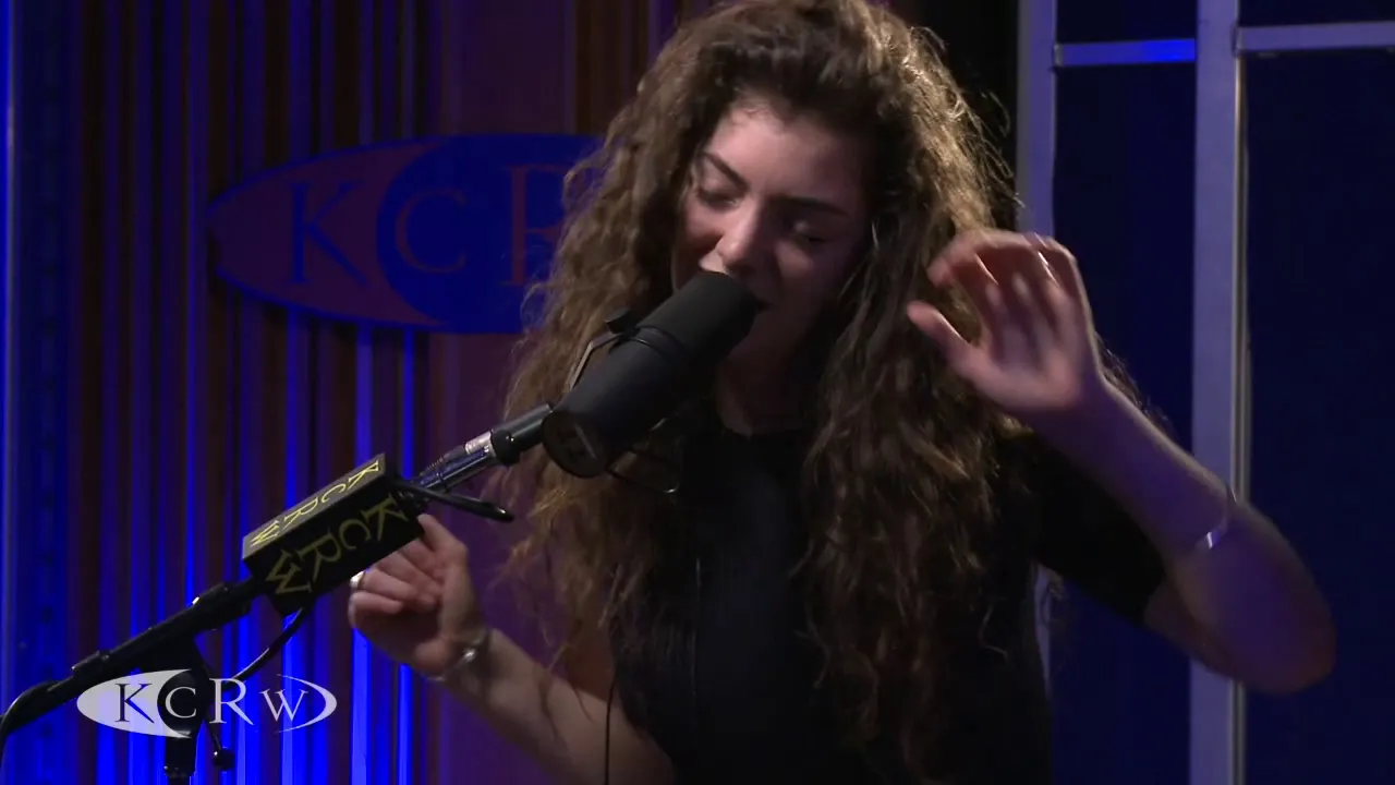 Lorde performing "Royals" Live on KCRW