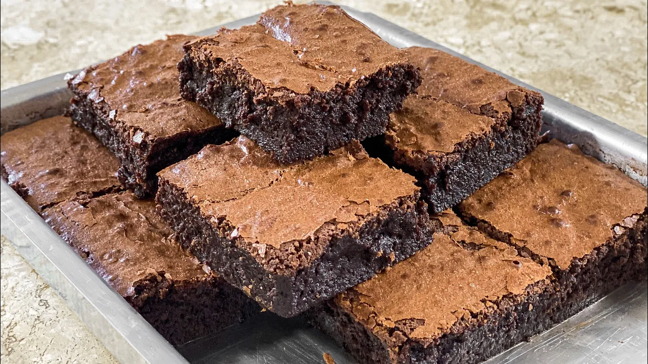 O MAIS FÁCIL E CREMOSO BROWNIE QUE JÁ FIZ | MOLHADINHO | GABRIEL FREITAS