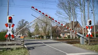 Spoorwegovergang Aschendorf (D) // Railroad crossing // Bahnübergang