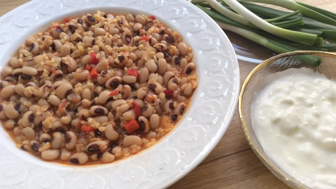 BLACK EYED PEAS WITH BULGUR - Aegean Cuisine Of Turkey - Mother-in-law Recipes