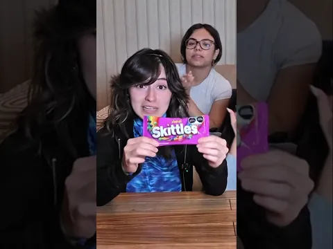 Torre de Skittles | • Liza Baez •