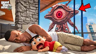 Franklin Hides With Shinchan From the Mysterious Eye Monster in GTA5