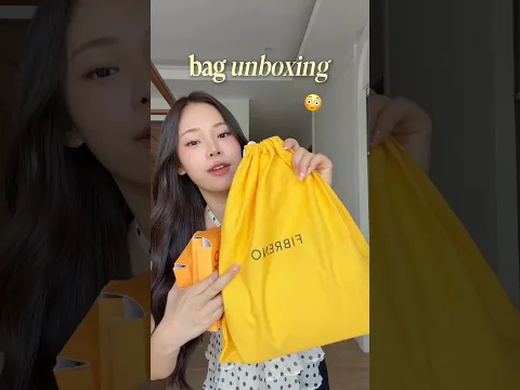 yang ditunggu2 akhirnya datang! unboxing my new bag from @fibreno 😗💛 manis banget tasnyaa 🫶🏻