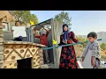 Download Lagu A kind man builds a shelter with the efforts of a mother in the mountains