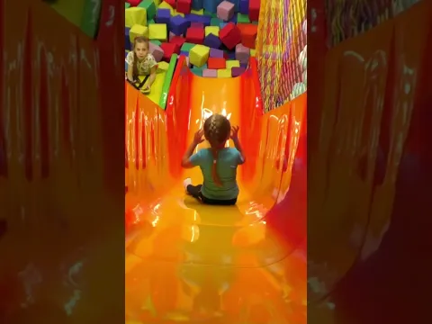 🎉 Ярослава весело играет на горках и в бассейне с игрушками! 🧸✨#tikitakicook #видеодлядетей