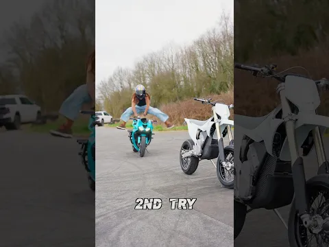 Can I jump from one bike to the other ? 🏍️😜🏍️